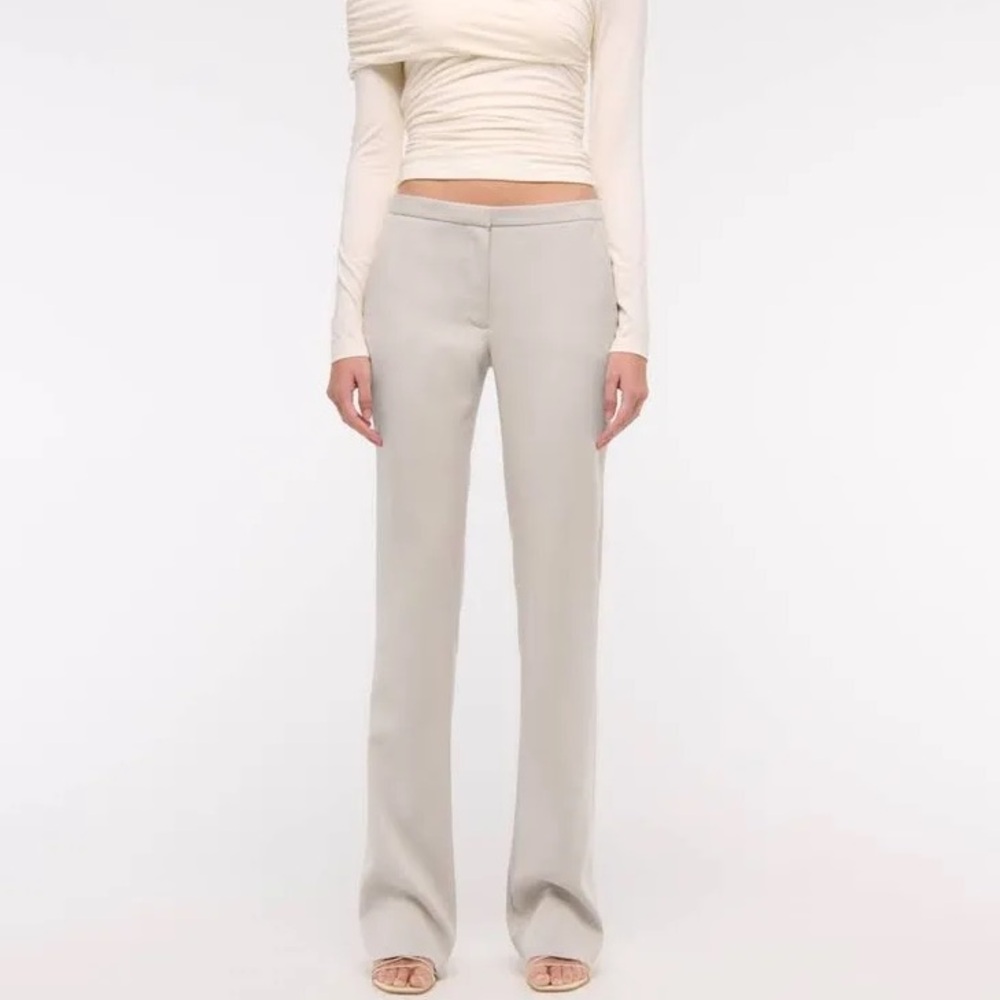 NWT Abercrombie & Fitch cream dress pants 
Low rise slim boot 32 14L